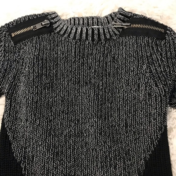 🍂 Romy & Aksel Toddler Sweater 🍂 - Picture 3 of 6